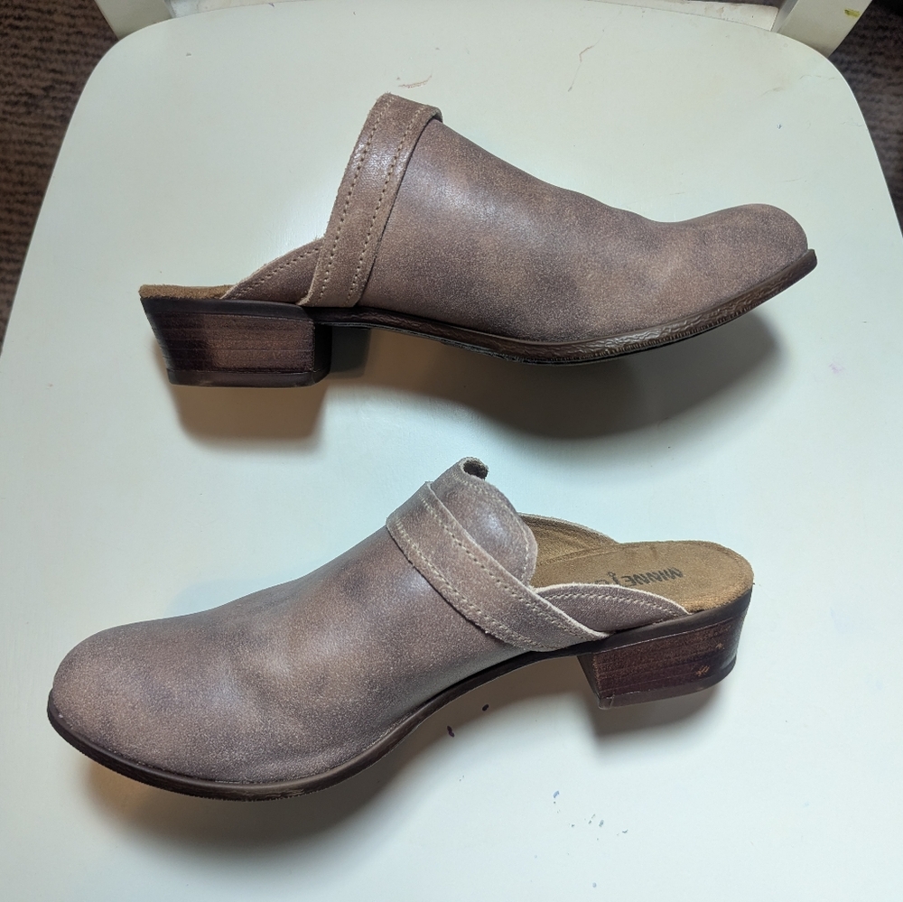 Minnetonka Mules - Picture 6 of 7
